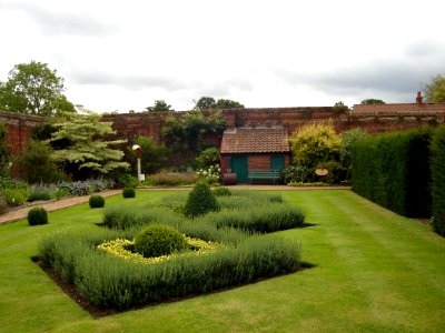 A_view_at_Hoveton_Hall_Gardens
