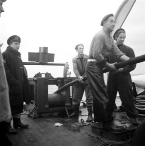 Aan_boord_mijnenveger,_Bestanddeelnr_903-1111