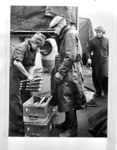 Aan_boord_van_een_Nederlandse_kruiser_in_het_zuidwesten_van_de_Stille_Oceaan._Mu,_Bestanddeelnr_935-0216