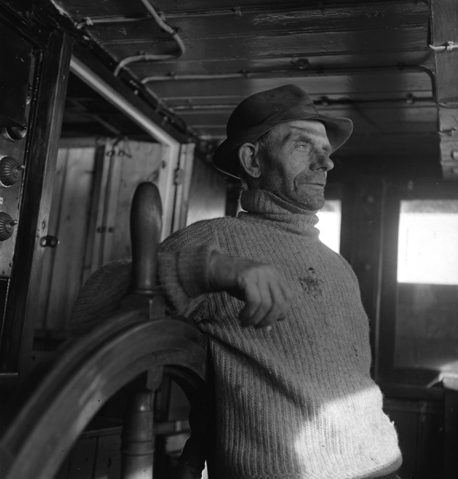 Aan_boord_van_een_Nederlandse_vistrawler,_Bestanddeelnr_935-3034