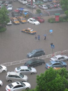 A_heavy_rain_hit_Changsha_and_water_covered_Furong_Road,_picture5