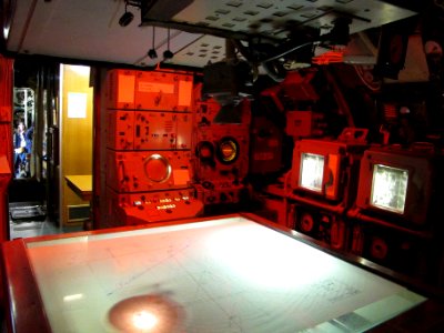A_l'intérieur_du_sous_marin_Flore-S649,_Lorient,_France