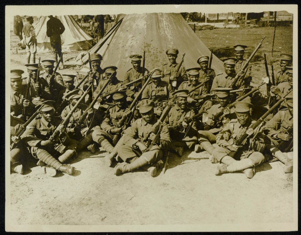 A_few_men_of_a_West_Indian_Rgt._who_are_anxious_to_meet_the_Huns,_Bestanddeelnr_158-0452