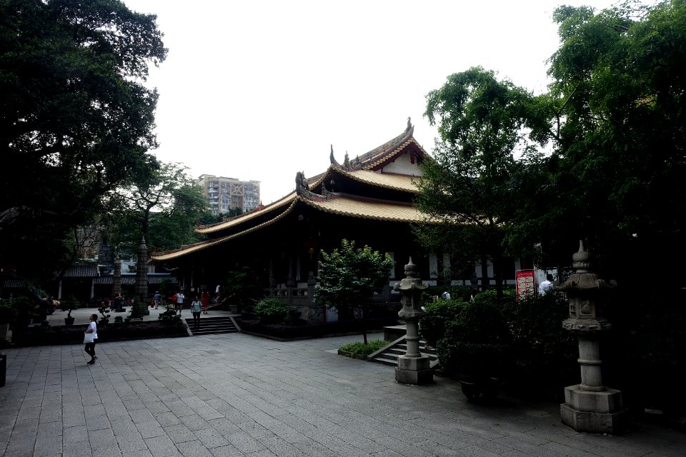 A_hall_in_Guangxiao_Temple,_picture2
