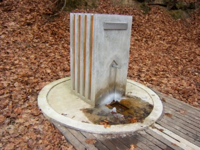 A_felújított_Deseda-forrás