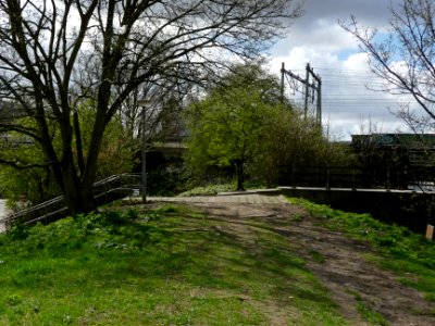 A_view_over_the_old_dike_along_Zeeburgerdijk_and_Celebesstraat,_Amsterdam_Oost_-_FotoDutch,_April_2013
