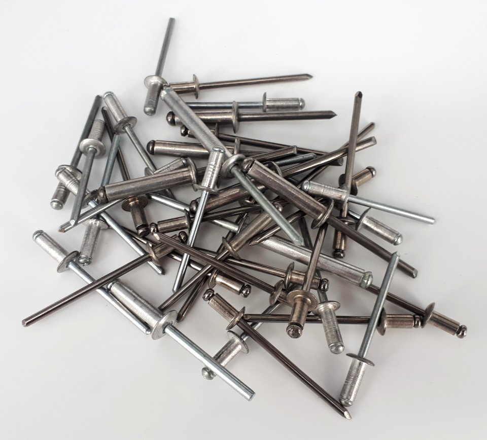 A_stack_of_blind_rivets_2017