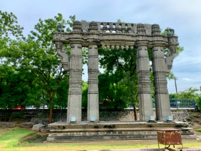 A_torana,_gate_to_sacred_precinct,_Warangal_Fort_Park_and_Museum,_Telangana,_India_-_3