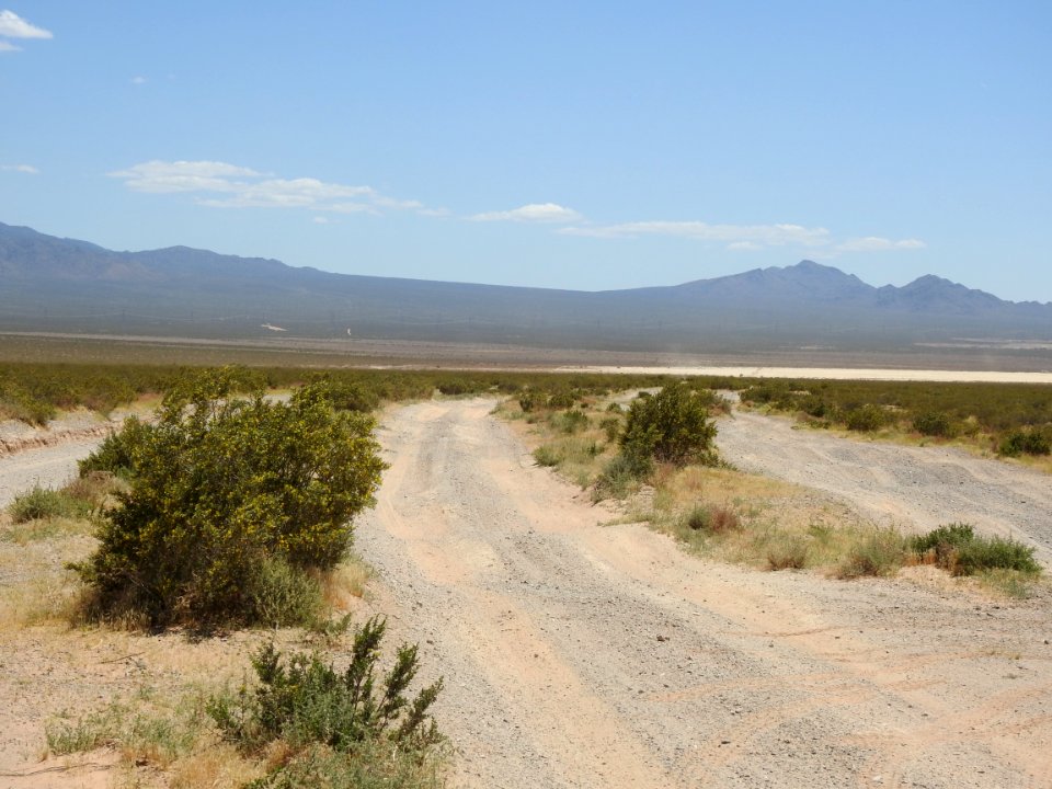 A_rolling_dirt_and_sand_road_leading_to_Jean_Lake