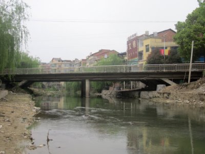 A_hollow_slab_bridge_over_the_Chu_River_in_Qingshanqiao,_Ningxiang,_Hunan,_China,_Picture2