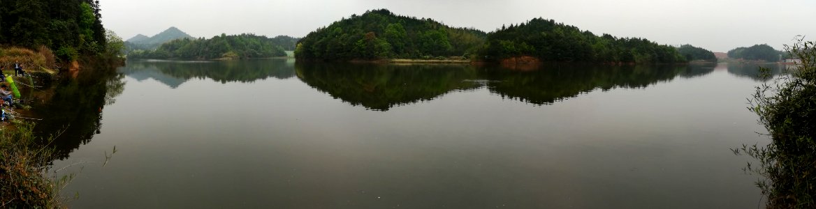 A_panoramic_view_of_Meihua_Reservoir_in_Liushahe_Town_of_Ningxiang,_Hunan,_China1
