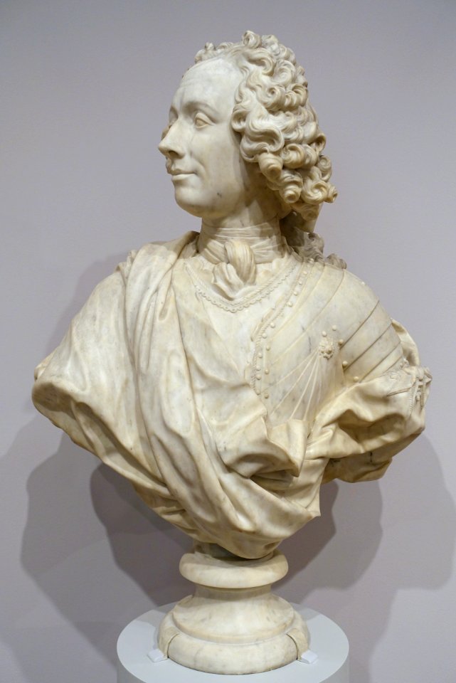 A_Knight_of_the_Order_of_the_Holy_Spirit,_by_Rene-Michel_Slodtz,_c._1750,_marble_-_Fogg_Art_Museum,_Harvard_University_-_DSC01291