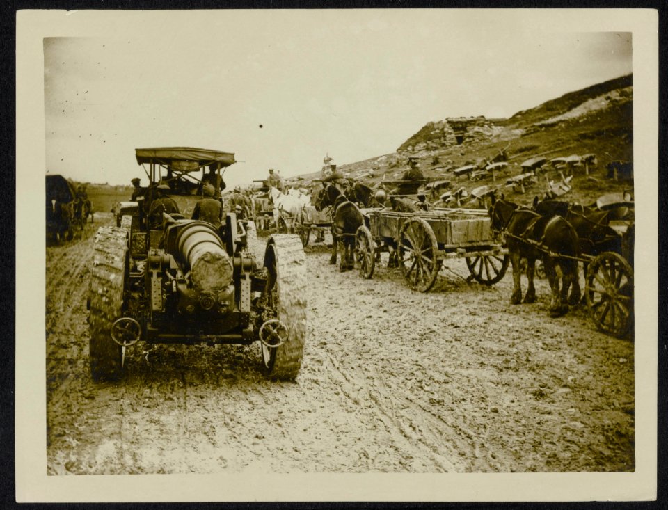 A_scene_on_the_road,_Bestanddeelnr_158-0972