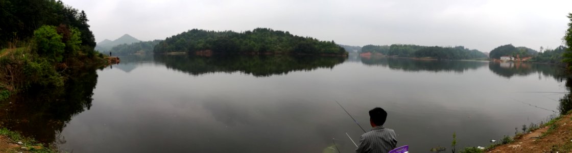 A_panoramic_view_of_Meihua_Reservoir_in_Liushahe_Town_of_Ningxiang,_Hunan,_China3