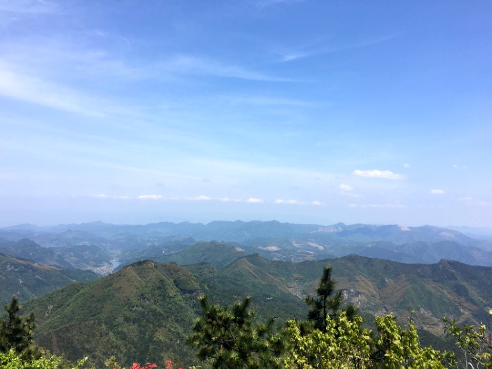 A_panorama_of_Tiantai_Mountain