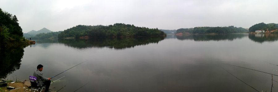 A_panoramic_view_of_Meihua_Reservoir_in_Liushahe_Town_of_Ningxiang,_Hunan,_China2
