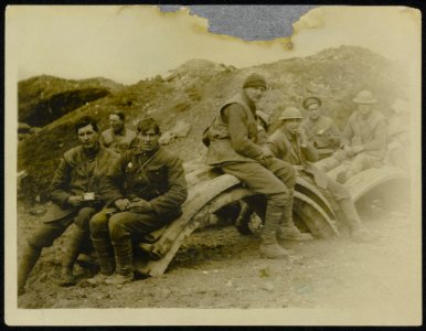 A_rest_whilst_dug-out_building,_Bestanddeelnr_158-0029