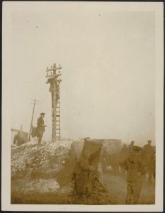 A_scene_at_a_cross_road,_Bestanddeelnr_158-2769