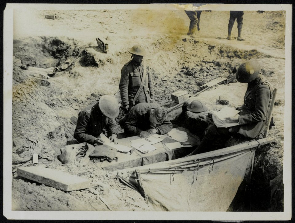 A_trench_Order_...,_Bestanddeelnr_158-0060