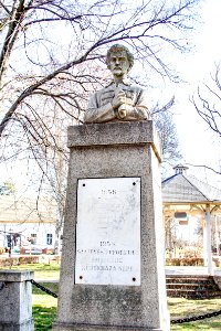 A_Petőfi-szobor_Kübekházán,_a_róla_elnevezett_főtéren