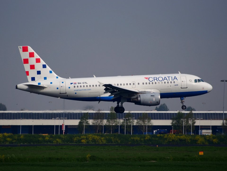 9A-CTL_landing_at_Schiphol_(AMS_-_EHAM),_The_Netherlands,_pic3