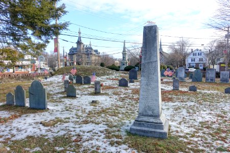 A_new_world_has_begun_-_Revolutionary_War_Cemetery_(Old_Burying_Ground)_-_Saugus,_Massachusetts_-_DSC04552