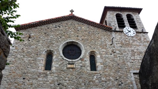 Église_Sainte-Marie_de_Vogüé_-_haut_de_la_façade