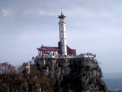 A_pavilion_at_the_top_of_Mount_Langya_in_Hebei