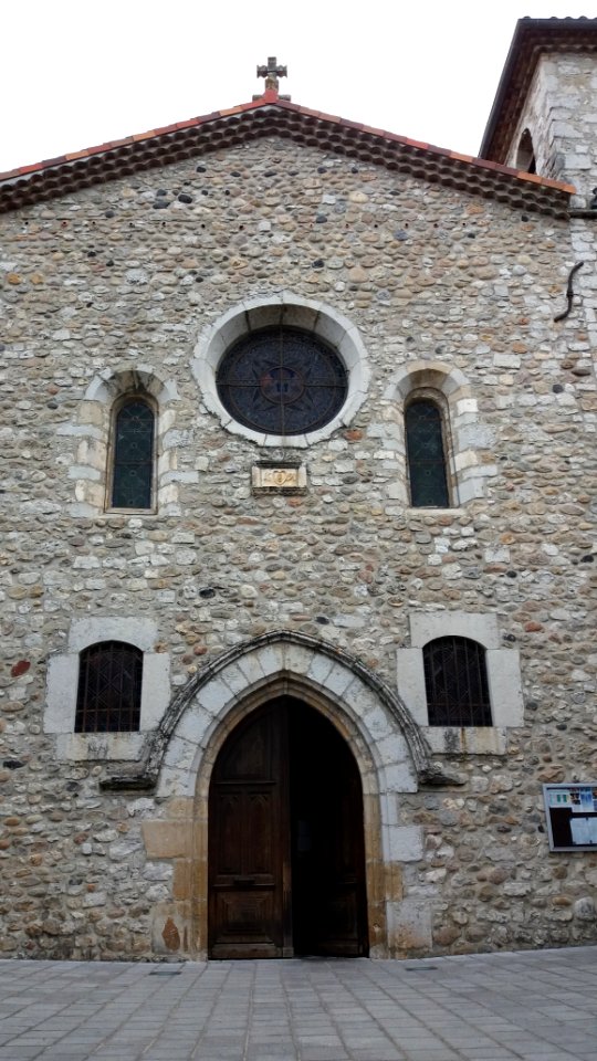 Église_Sainte-Marie_de_Vogüé_-_façade