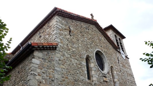 Église_Sainte-Marie_de_Vogüé_-_haut_de_la_façade_2
