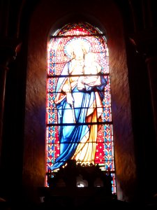 Église_de_Candé-sur-Beuvron,_vitrail_08