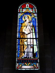 Église_de_Candé-sur-Beuvron,_vitrail_04