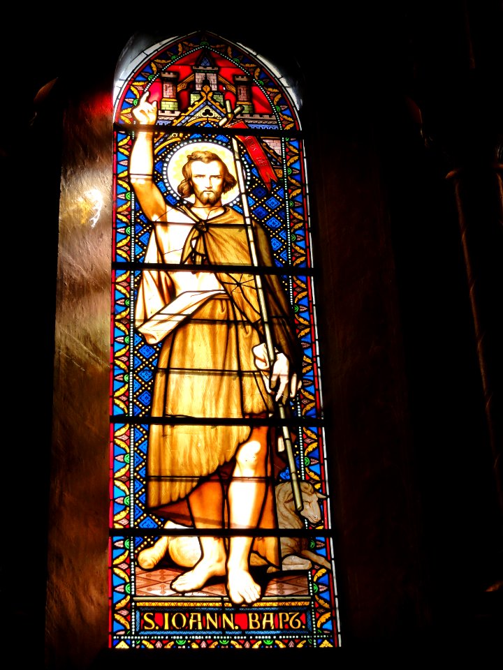 Église_de_Candé-sur-Beuvron,_vitrail_07