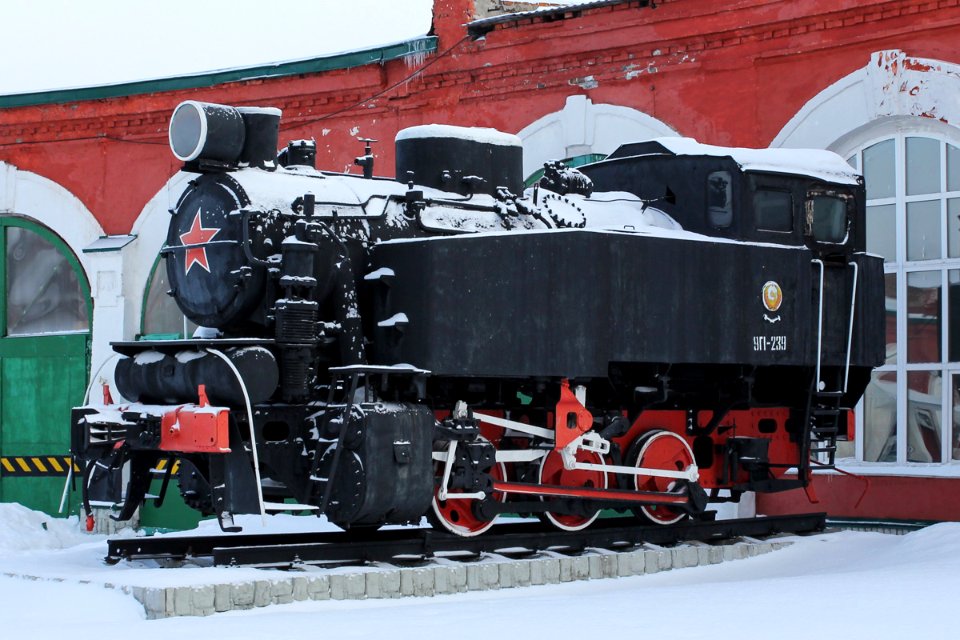 9Пм-239,_Россия,_Алтайский_край,_депо_Барнаул_(Trainpix_152203)