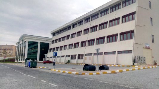 Çomü_kütüphane_arka_cephe_