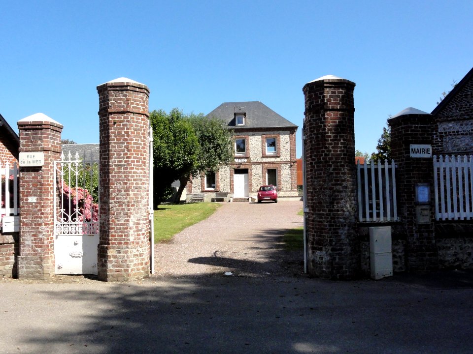 Écretteville-sur-Mer_(Seine-Mar.)_mairie
