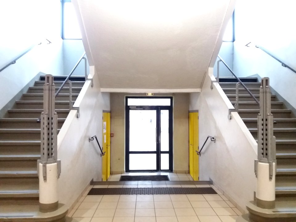 École_La_Mache_-_Escalier_principal
