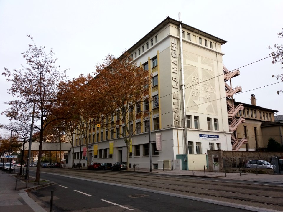École_La_Mache_-_Façade_boulevard_Jean_XXIII