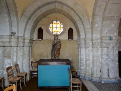 Émanville_(Seine-Mar.)_église,_statue_08_Vierge_à_l'Enfant_de_l'autel_latéral
