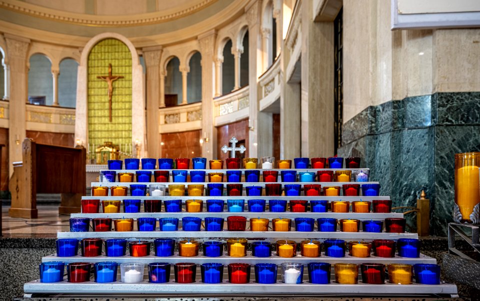 Église_Saint-Ignace-de-Loyola,_Quebec,_Canada