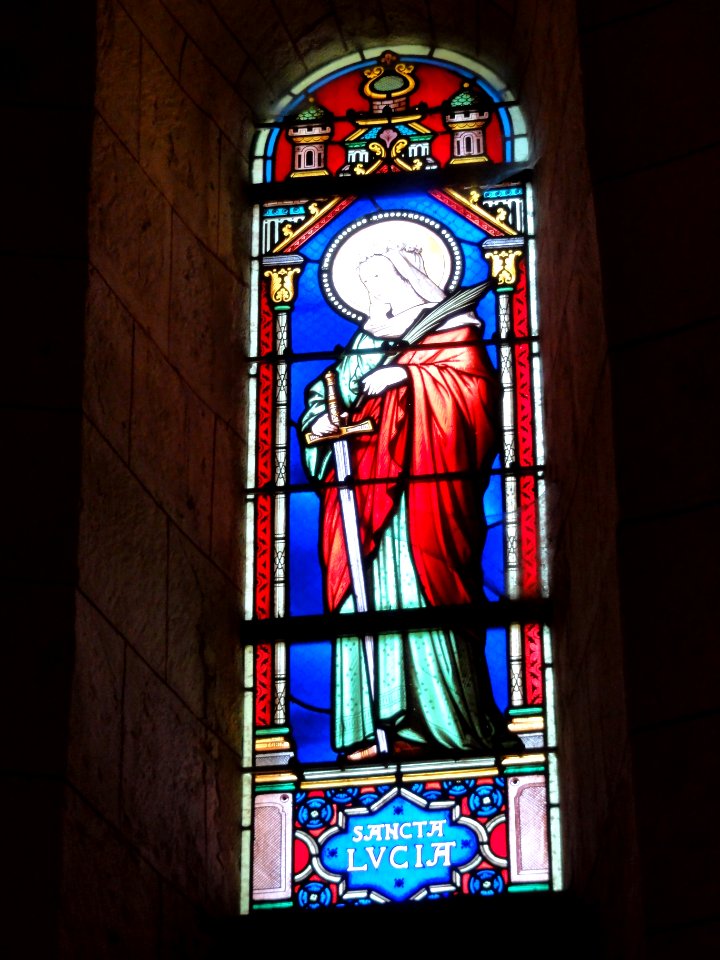 Église_Saint-Hilaire_de_Melle,_vitrail_04