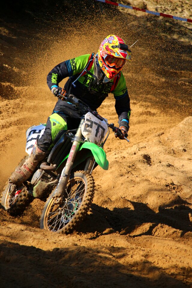 Race driver sand