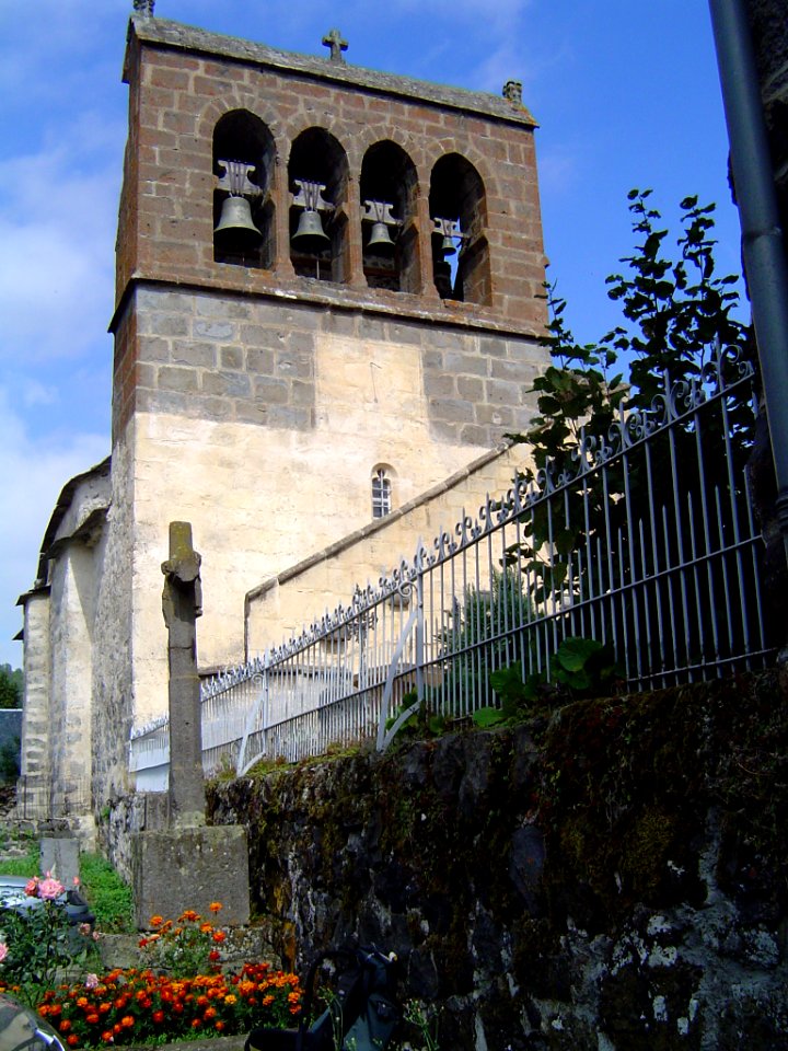 Église_Saint-Hilaire_de_Moissac_(Cantal)