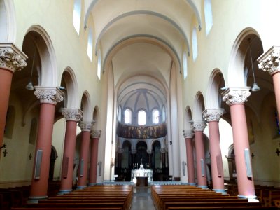 Église_Saint-Pierre_de_Vaise_-_Nef_côté_chœur