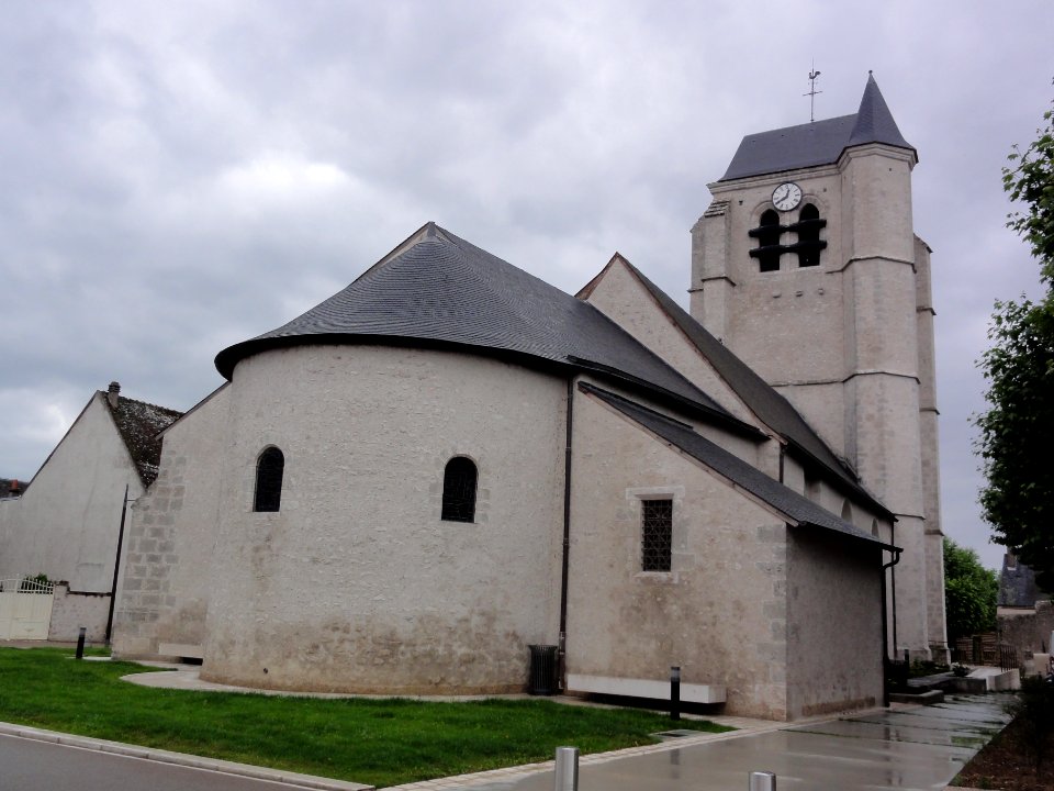 Église_Saint-Pierre_de_Montlivault_(2)
