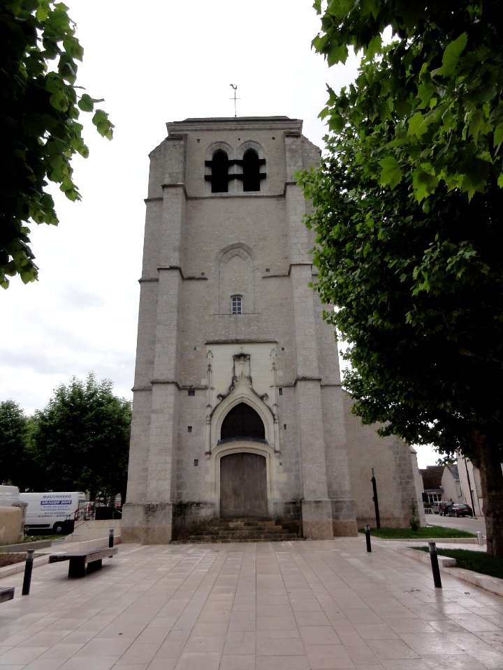 Église_Saint-Pierre_de_Montlivault