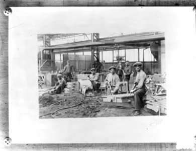 9x12_Kopergieterij_(afbramen_met_pneumatische_beitels),_Bestanddeelnr_256-0322