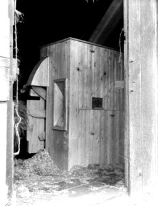 9x12_Kleine_vlaszwingelmolen_met_ingebouwde_exhauster,_Bestanddeelnr_256-0586