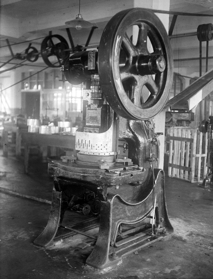 9x12_Machines_in_de_......industrie,_Bestanddeelnr_256-1210