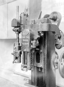 9x12_Kettingfreesmachine,_Bestanddeelnr_256-0447